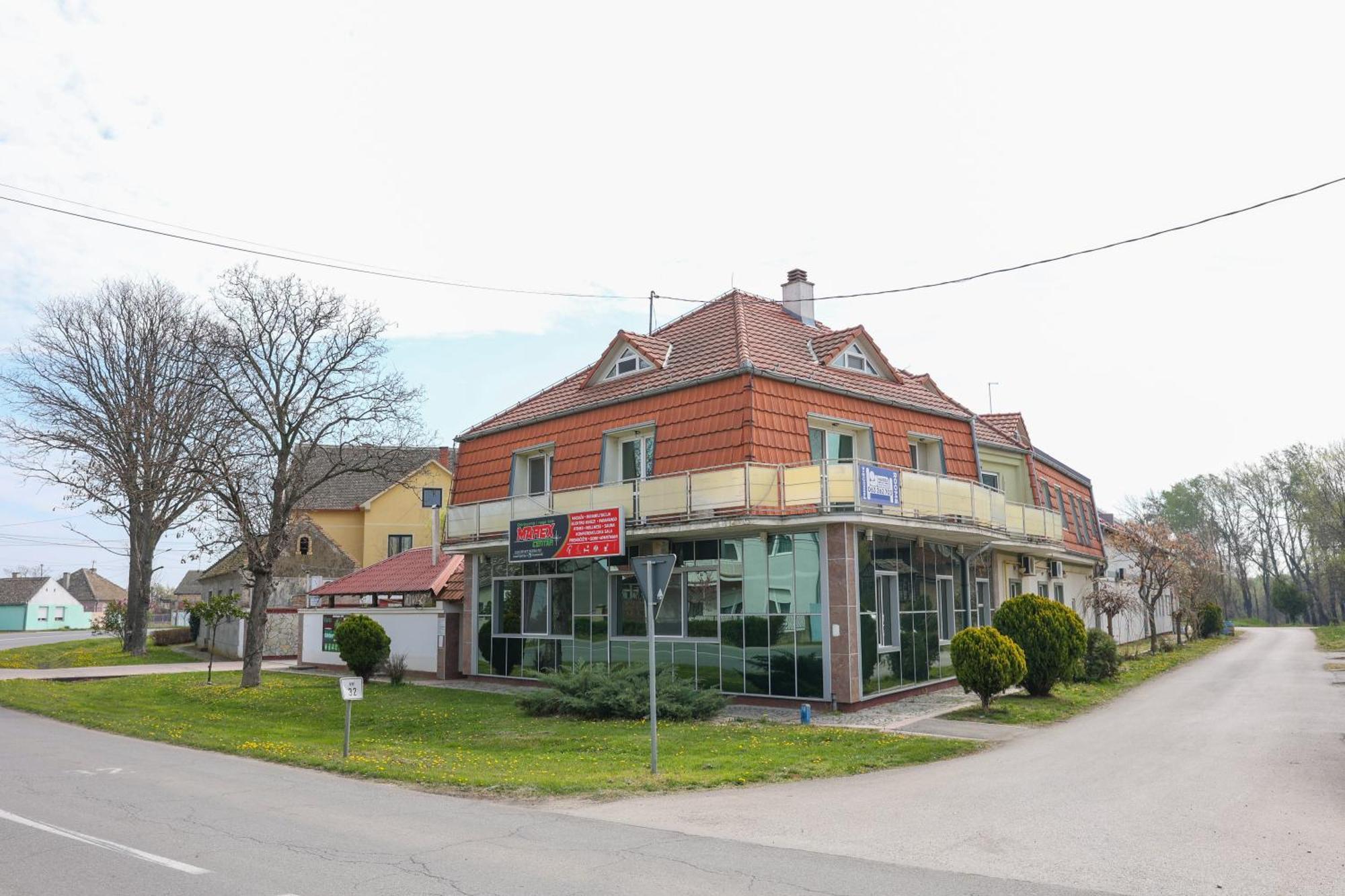 Marex Centar Hotel Jabuka Exterior foto