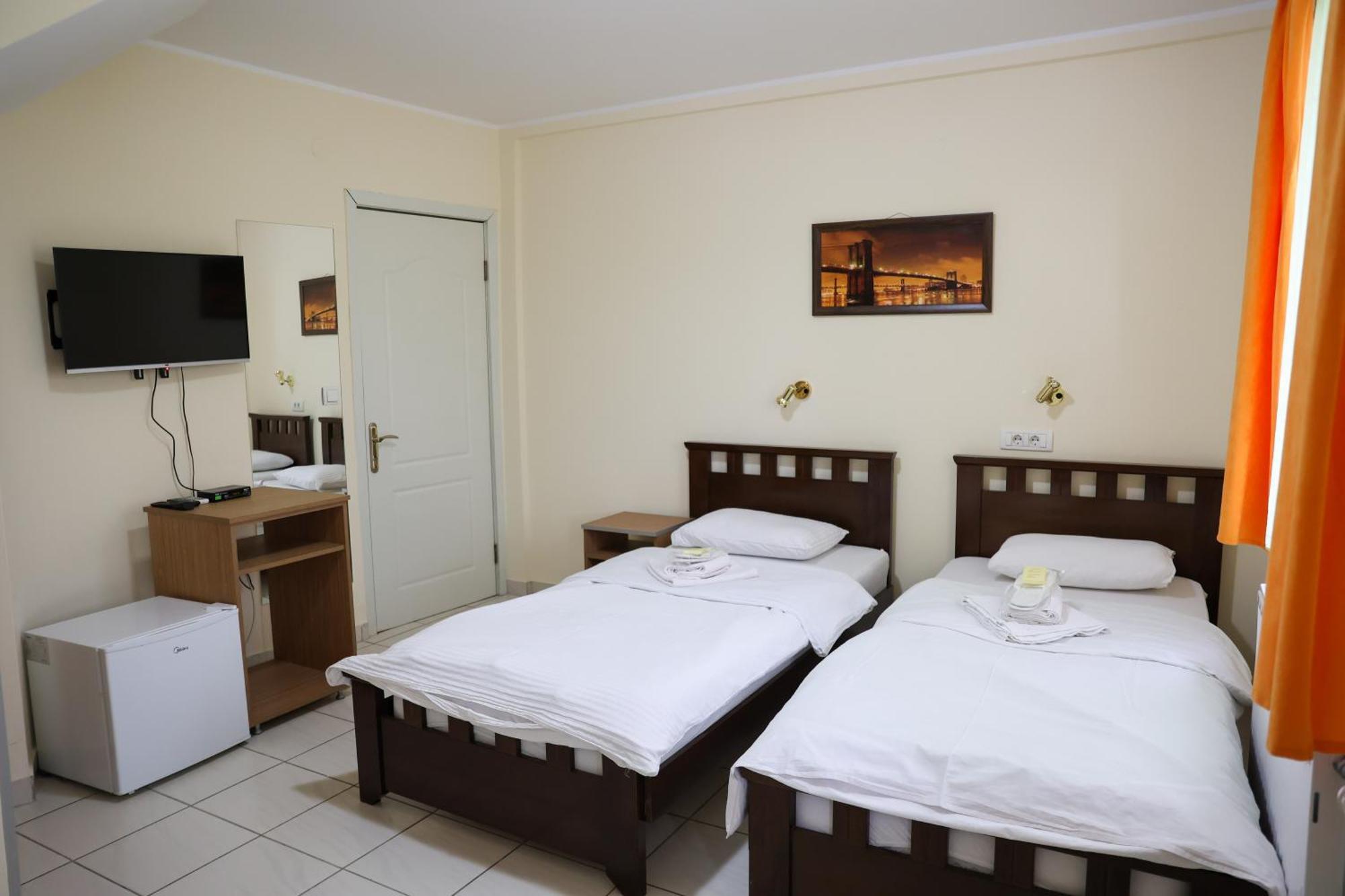 Marex Centar Hotel Jabuka Exterior foto